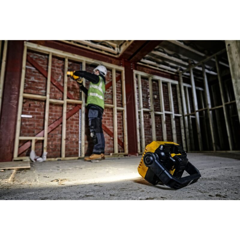 DEWALT LED Werklamp 18V XR (zonder accu en lader) 6 DEWALT LED Werklamp 18V XR (zonder accu en lader) - Afbeelding 6