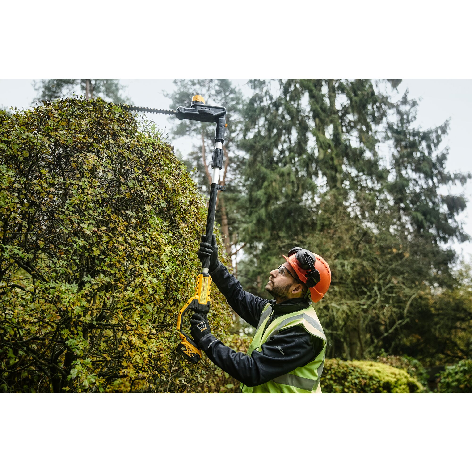 DEWALT 18V XR Heggenschaar op steel 55cm (met 5.0Ah accu en lader) 9 DEWALT 18V XR Heggenschaar op steel 55cm (met 5.0Ah accu en lader) - Afbeelding 9