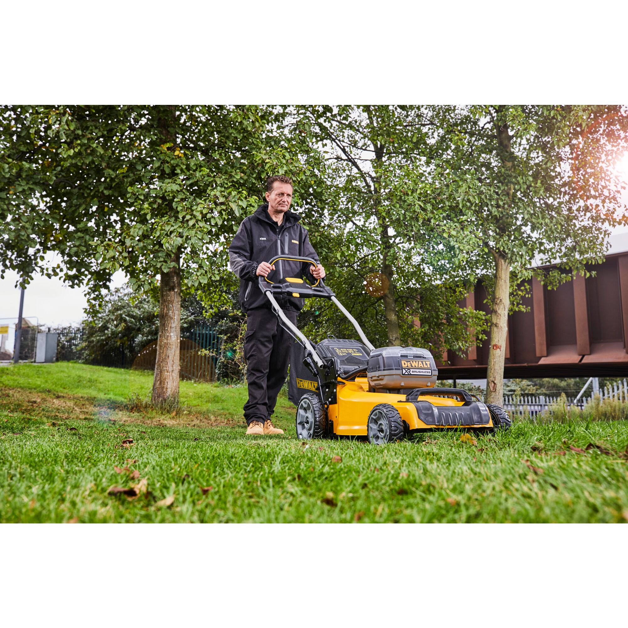 DEWALT 36V (2x18V XR) 5.0Ah 48cm Brushless Grasmaaier 7 DEWALT 36V (2x18V XR) 5.0Ah 48cm Brushless Grasmaaier - Afbeelding 7