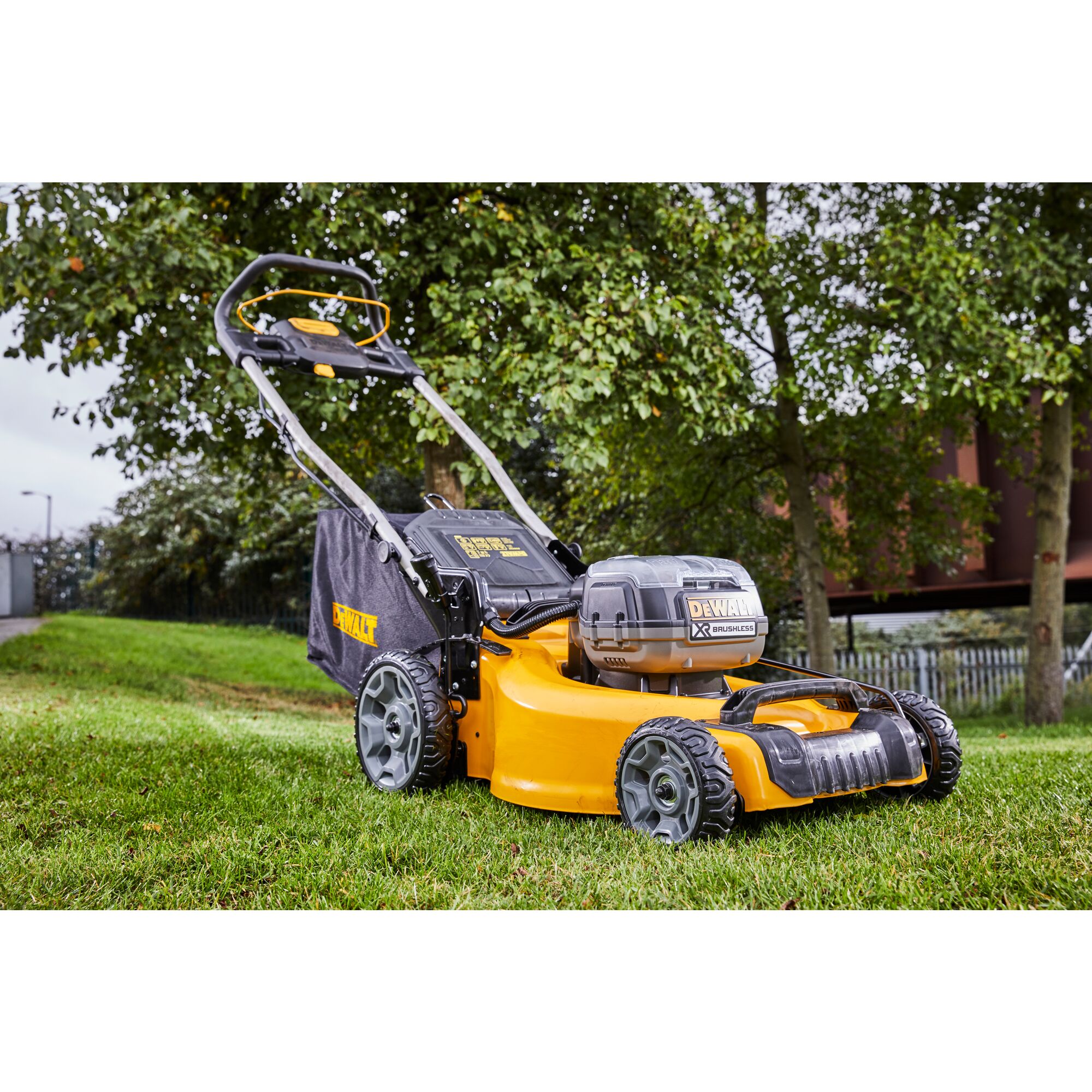 DEWALT 36V (2x18V XR) 5.0Ah 48cm Brushless Grasmaaier 8 DEWALT 36V (2x18V XR) 5.0Ah 48cm Brushless Grasmaaier - Afbeelding 8