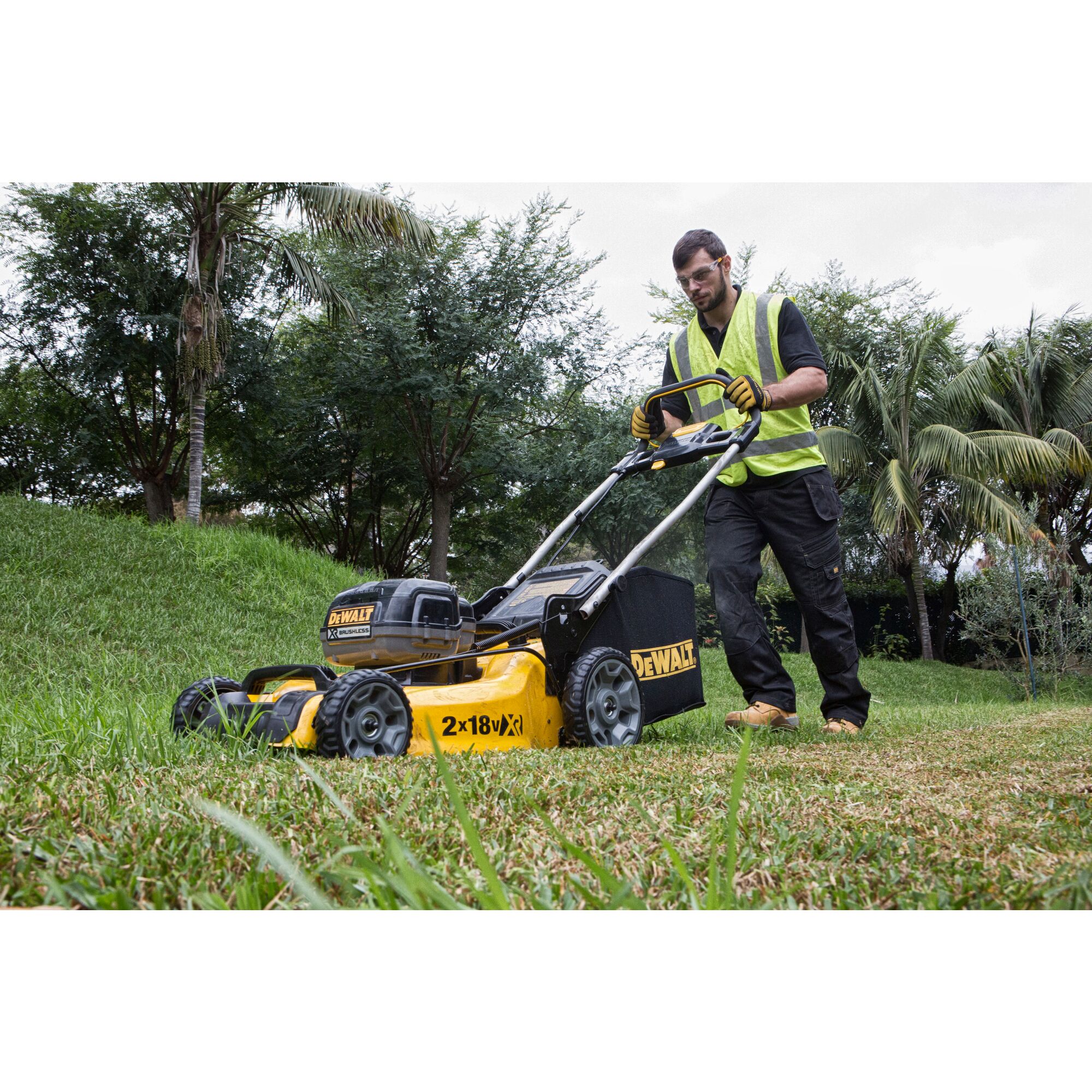 DEWALT 36V (2x18V XR) 5.0Ah 48cm Brushless Grasmaaier 9 DEWALT 36V (2x18V XR) 5.0Ah 48cm Brushless Grasmaaier - Afbeelding 9