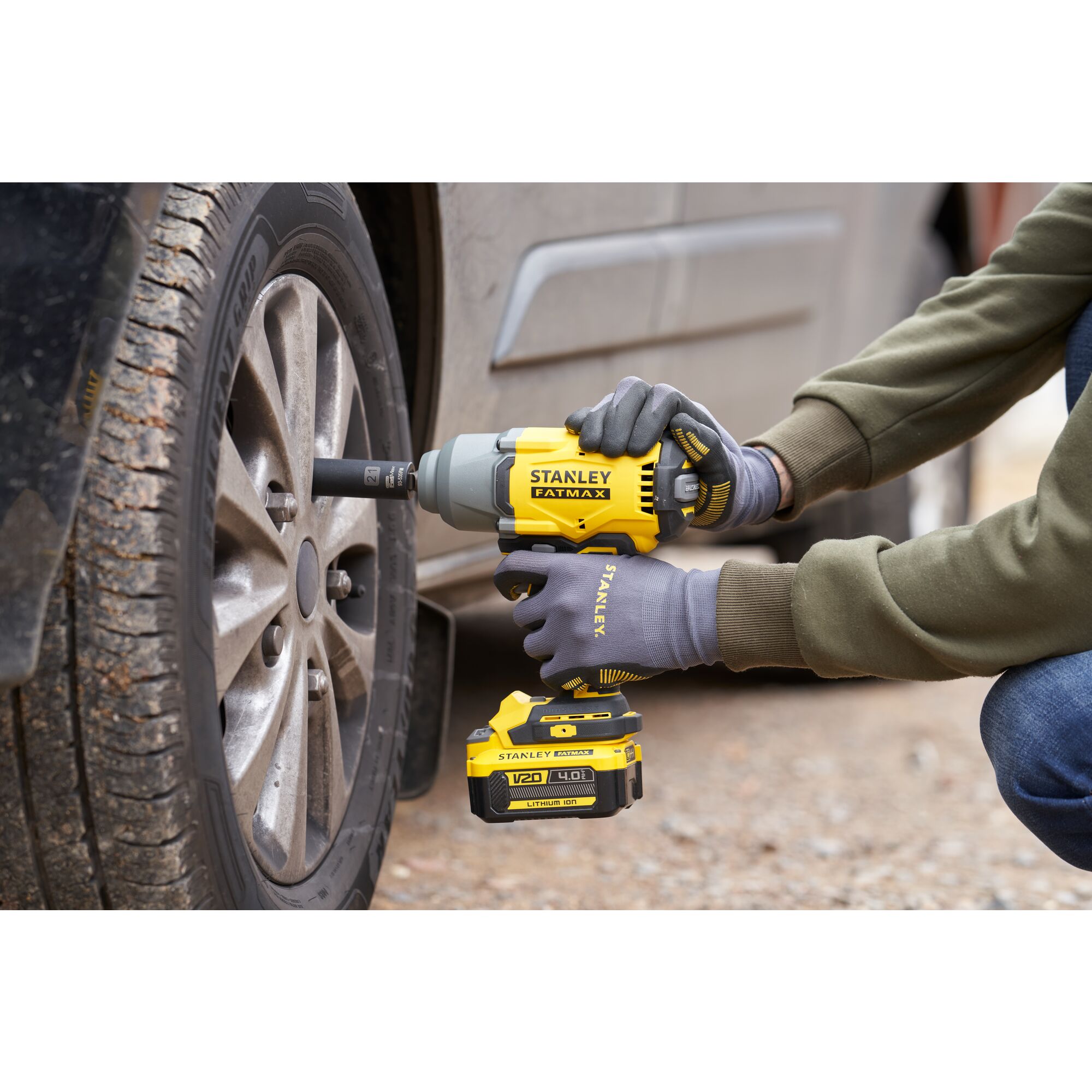 STANLEY FATMAX V20 18V Brushless Slagmoersleutel (met 4.0Ah accu en lader) 7 STANLEY FATMAX V20 18V Brushless Slagmoersleutel (met 4.0Ah accu en lader) - Afbeelding 7