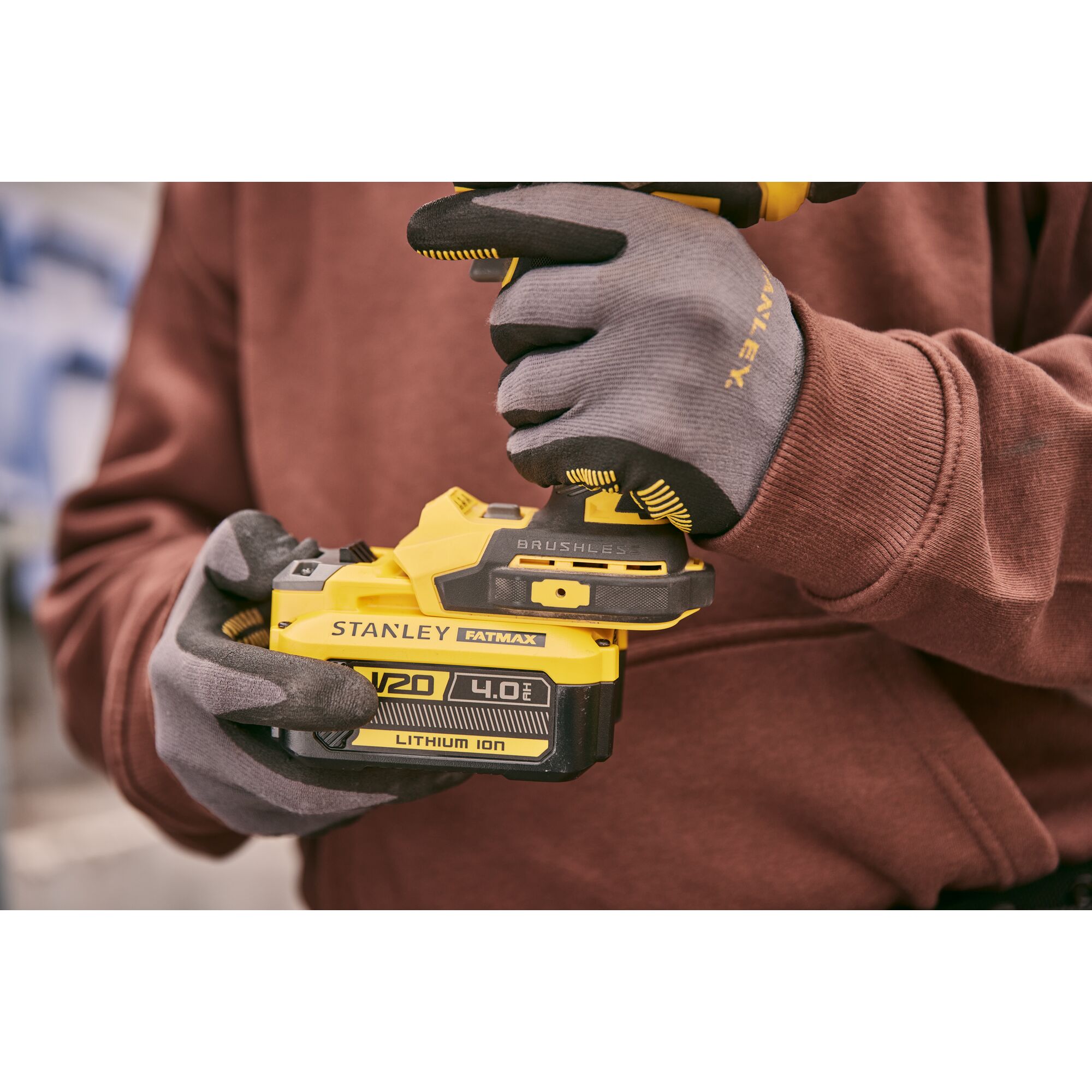 STANLEY FATMAX V20 18V Brushless Slagmoersleutel (met 4.0Ah accu en lader) 10 STANLEY FATMAX V20 18V Brushless Slagmoersleutel (met 4.0Ah accu en lader) - Afbeelding 10
