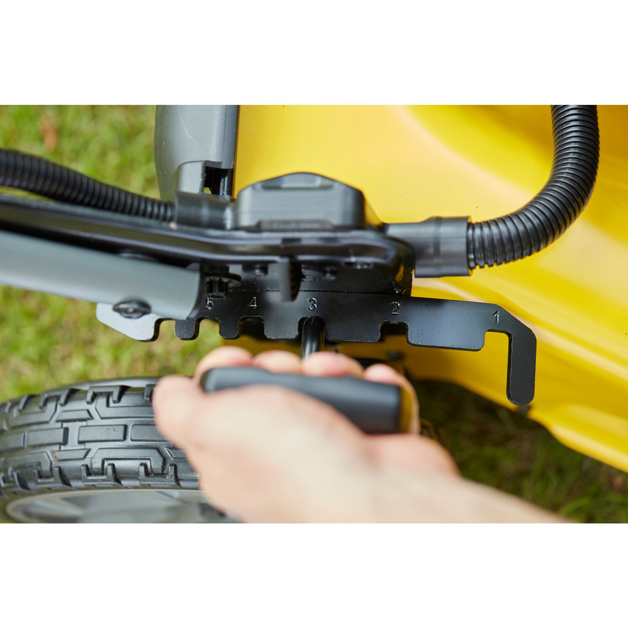 STANLEY 60V 53CM Grasmaaier (aangedreven) 9 STANLEY 60V 53CM Grasmaaier (aangedreven) - Afbeelding 9