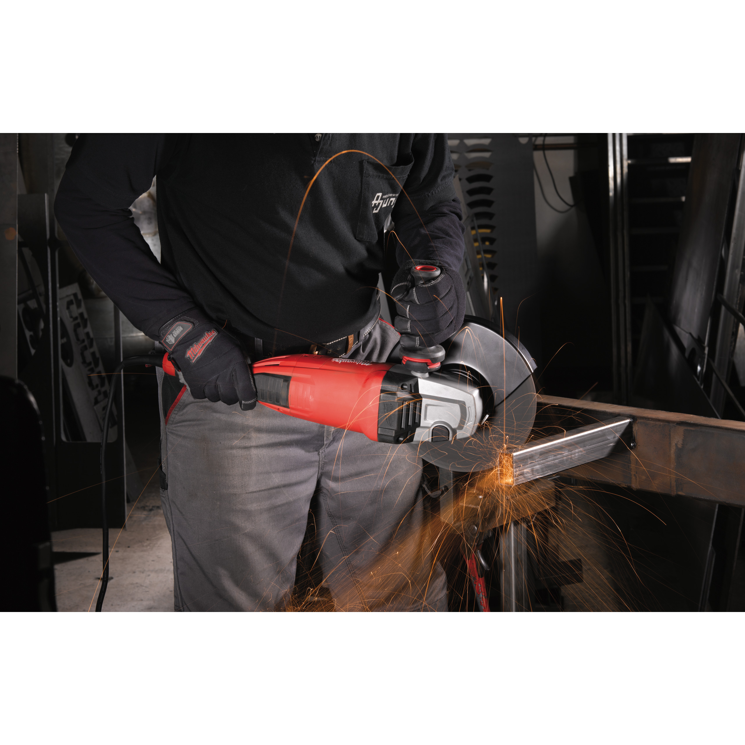 Milwaukee 2400 Watt haakse slijpmachine 1 Milwaukee 2400 Watt haakse slijpmachine